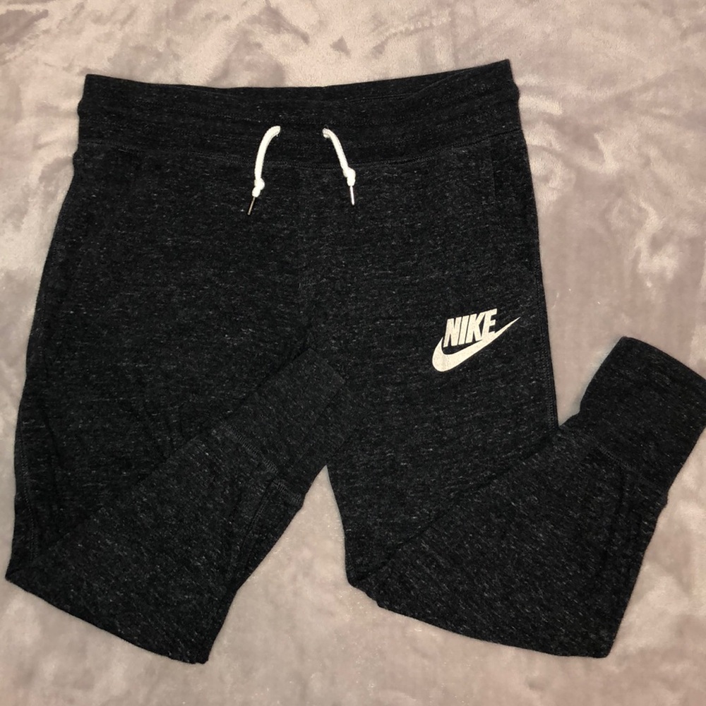 Nike Cropped Joggers